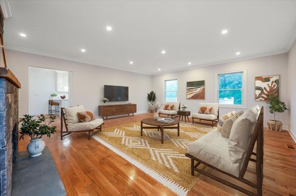 Interior, Living room, Recessed Lighting, Wood Texture Flooring