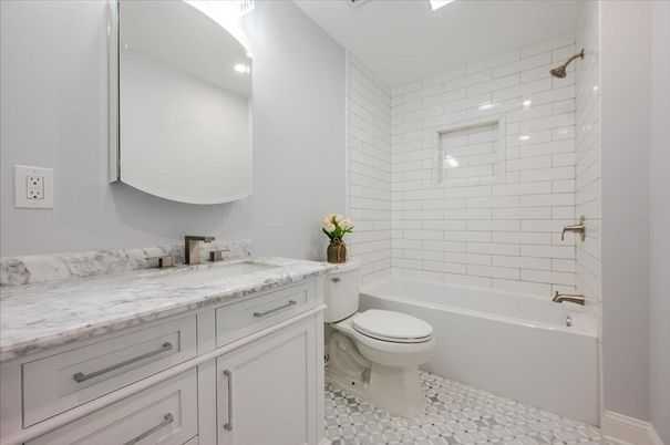 Bathroom, Interior, Recessed Lighting