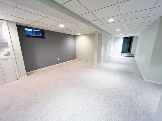 Empty room, Interior, Recessed Lighting