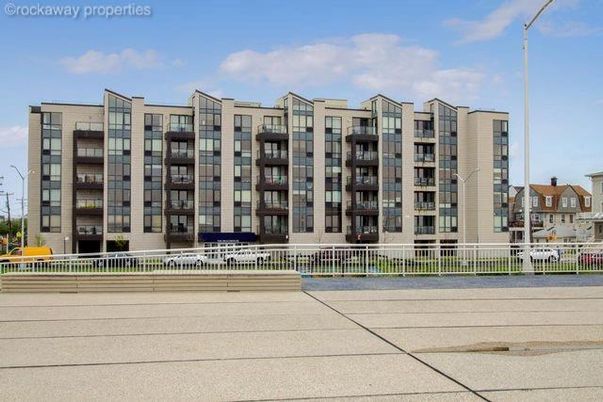 Exterior, Facade, Condo Building