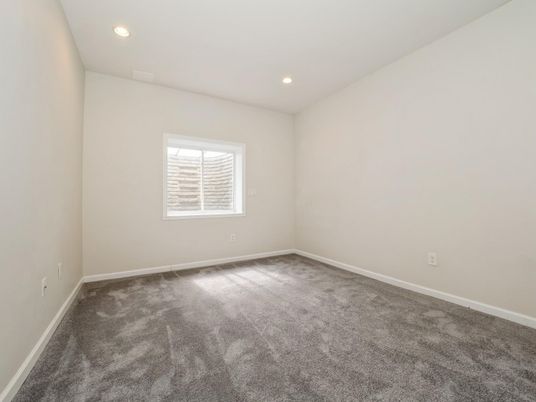 Empty room, Interior, Recessed Lighting