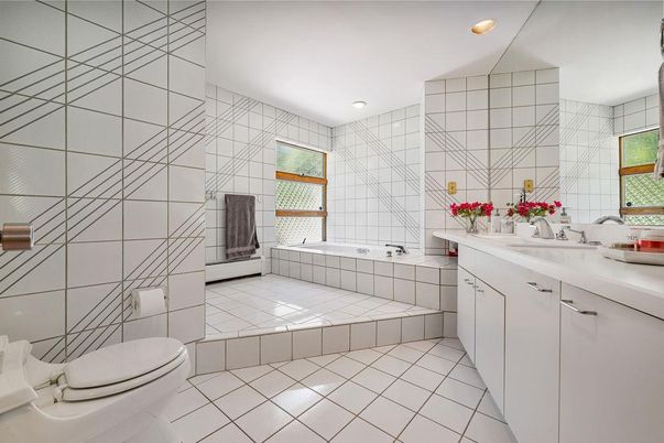 Bathroom, Interior, Recessed Lighting