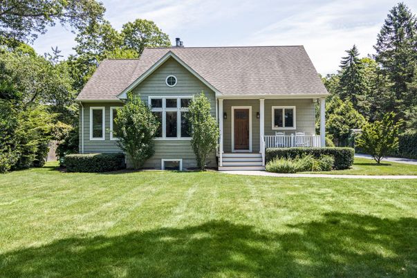Exterior, Facade, Cape Cod