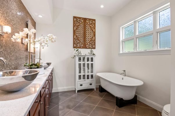 Bathroom, Dual Sink Vanities, Free Standing Baths, Interior, Recessed Lighting