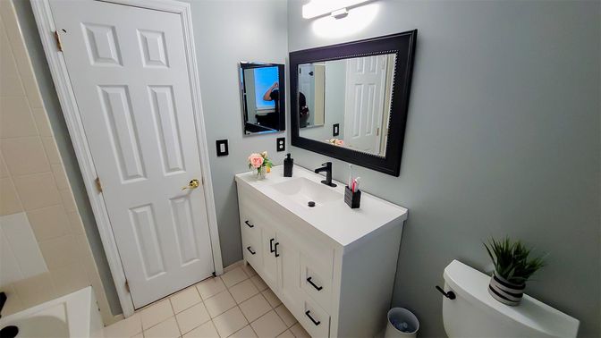 Bathroom, Dual Sink Vanities, Interior