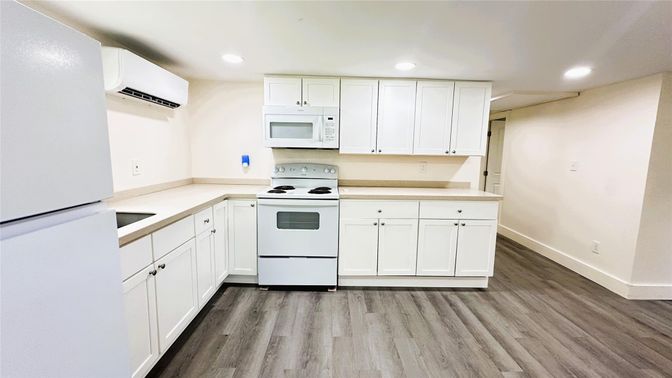 Interior, Kitchen, Recessed Lighting, Wood Texture Flooring