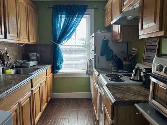 Interior, Kitchen, Stainless Steel Appliances, Wood Texture Flooring