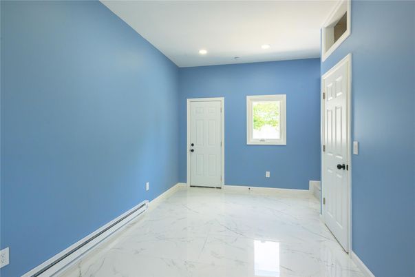 Empty room, Interior, Marble, Recessed Lighting