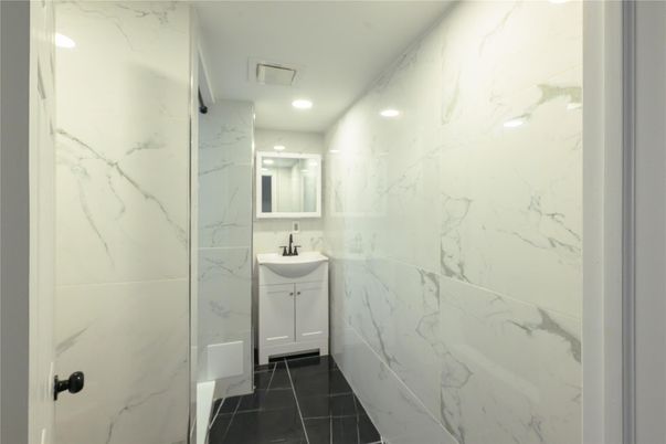 Bathroom, Interior, Marble Walls, Recessed Lighting