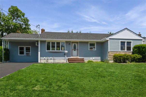 Backyard, Exterior, Facade, Ranch