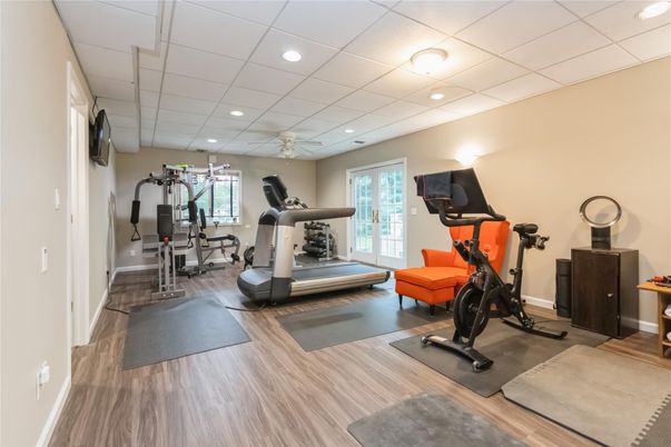 Fitness Equipment, Interior, Recessed Lighting, Wood Texture Flooring