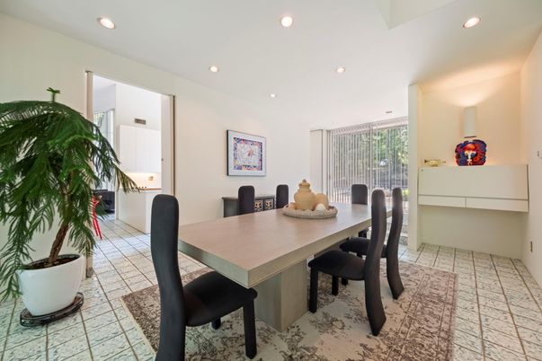 Dining room, Interior, Recessed Lighting