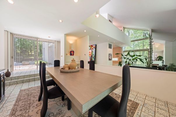 Dining room, Interior, Recessed Lighting