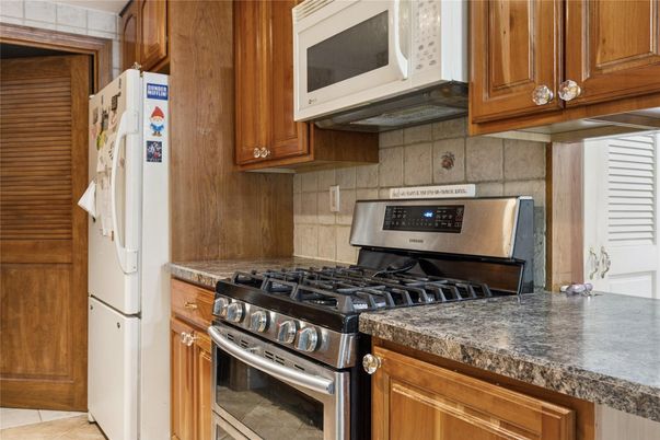 Interior, Kitchen, Stainless Steel Appliances