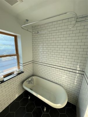 Bathroom, Free Standing Baths, Interior