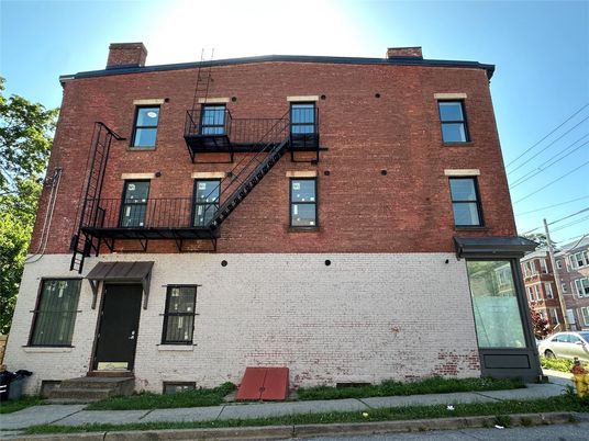 Exterior, Facade, Brick Facade, Rowhouse