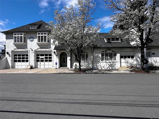 Attached, Exterior, Facade, French Provincial