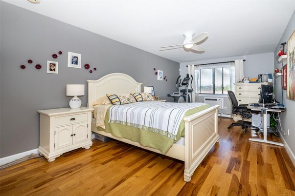 Bedroom, Home Office, Interior, Wood Texture Flooring