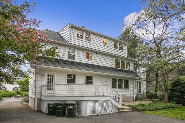 Exterior, Facade, American Foursquare