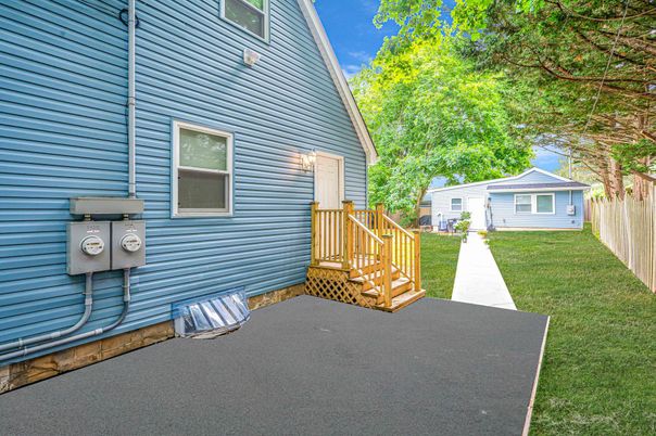 Backyard, Exterior