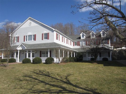 Exterior, Facade, Farmhouse