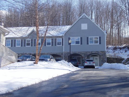 Exterior, Facade, Raised Ranch