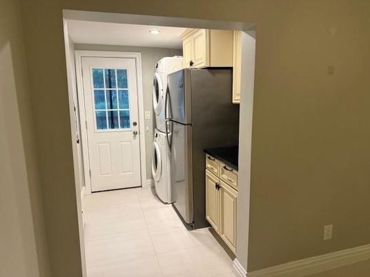 Interior, Kitchen, Recessed Lighting, Washer