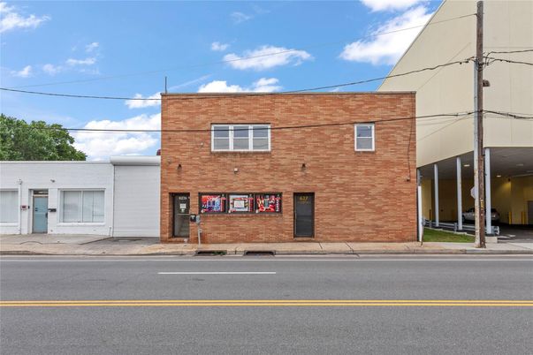 Exterior, Facade, Brick Facade, Rowhouse
