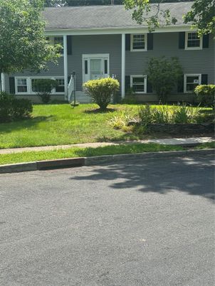 Exterior, Facade, Raised Ranch