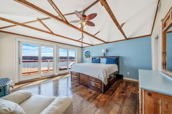 Bedroom, Interior, Water, Wooden Beams, Wood Texture Flooring