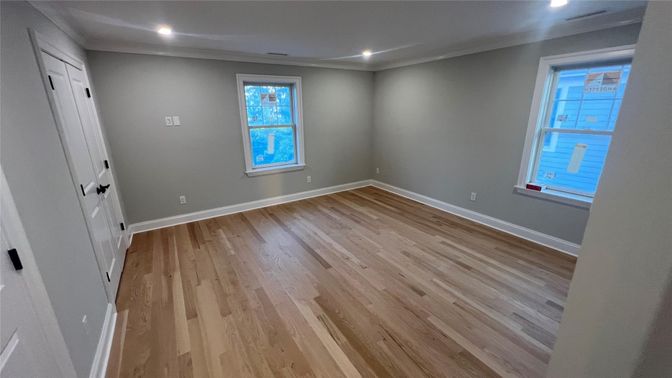 Empty room, Interior, Recessed Lighting, Wood Texture Flooring