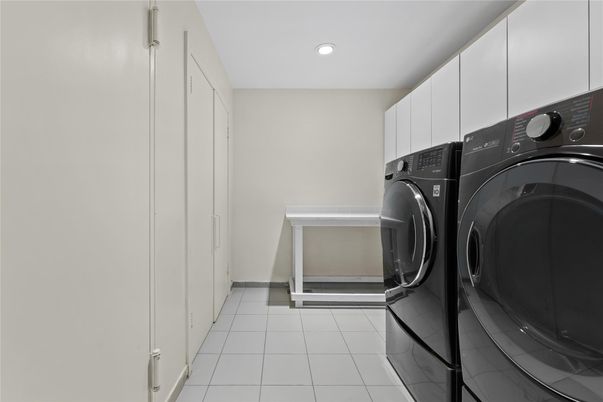 Interior, Recessed Lighting, Washer