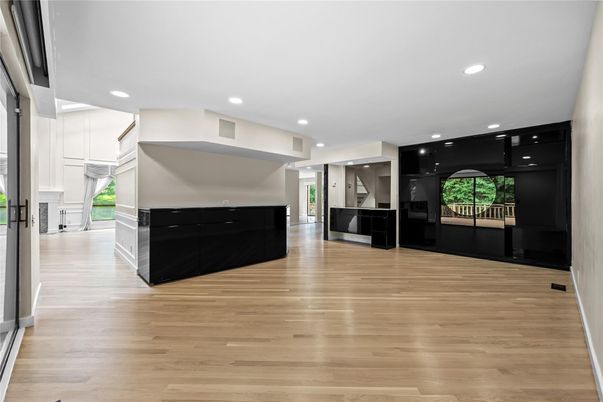 Interior, Recessed Lighting, Wood Texture Flooring