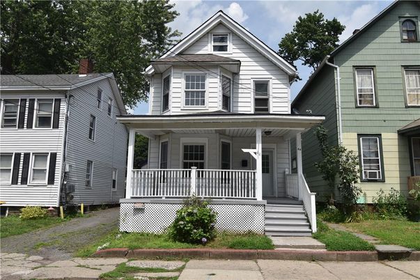 Exterior, Facade, Queen Anne Victorian