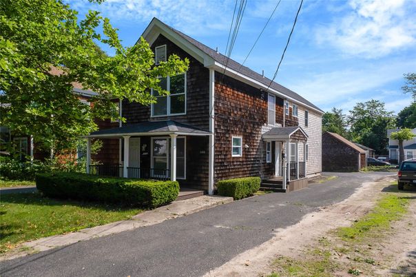 Exterior, Facade, Brick Facade, American Foursquare
