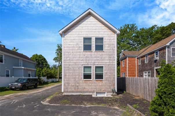 Exterior, Facade, Brick Traditional