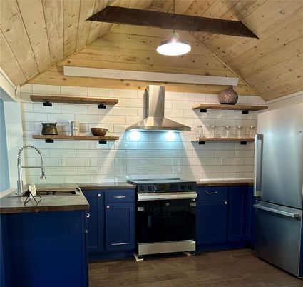 Interior, Kitchen, Stainless Steel Appliances, Wooden Beams, Wooden Ceilings, Wood Texture Flooring