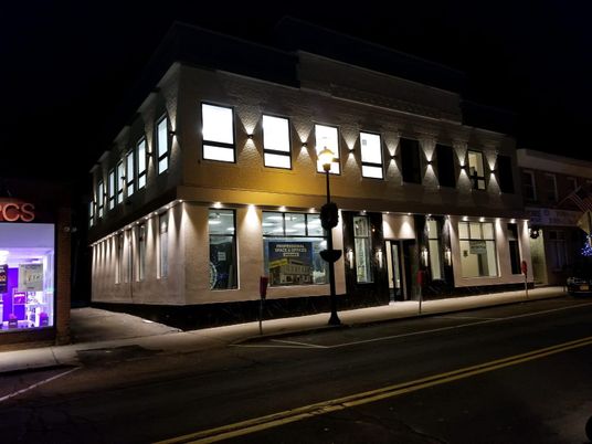 Exterior, Facade, Modern