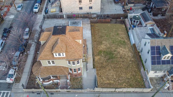 Exterior, Drone