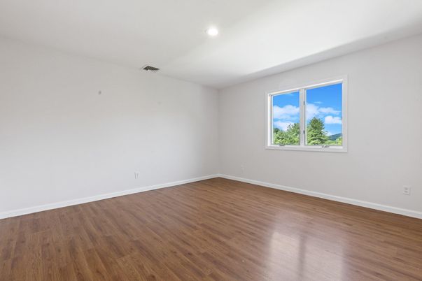 Empty room, Interior, Recessed Lighting, Wood Texture Flooring