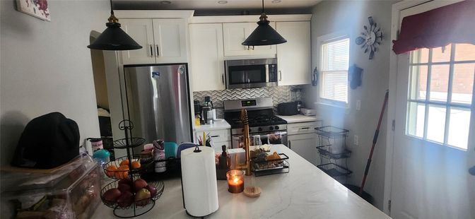 Interior, Kitchen, Pendant Lights, Stainless Steel Appliances