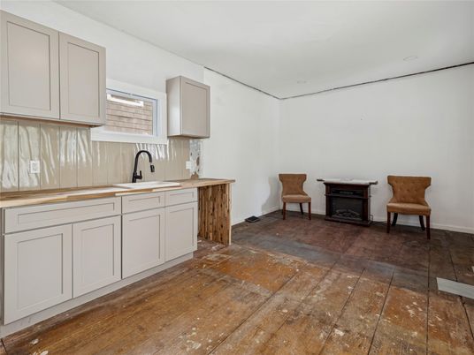 Fireplace, Interior, Kitchen, Wood Texture Flooring