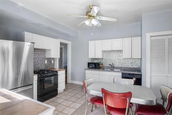 Dining room, Interior, Kitchen, Stainless Steel Appliances