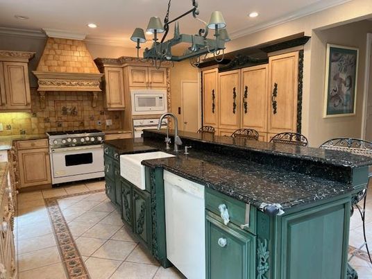 Chandelier, Interior, Kitchen, Recessed Lighting, Stainless Steel Appliances