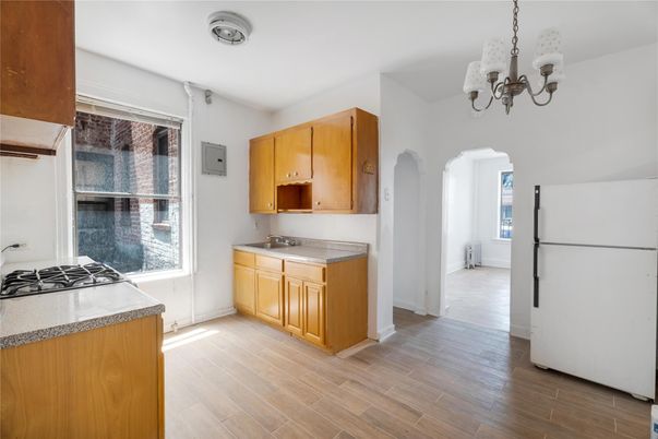 Chandelier, Interior, Kitchen, Wood Texture Flooring