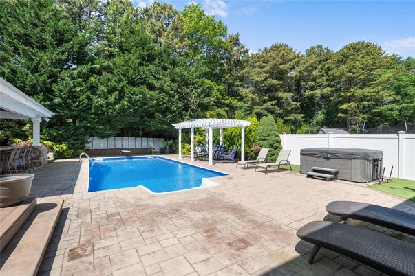 Exterior, Hot Tub, Pool