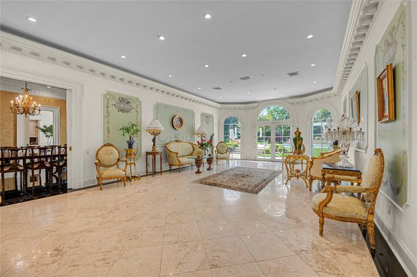 Chandelier, Dining room, Interior, Living room, Recessed Lighting