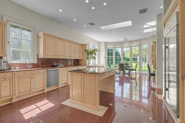 Dining room, Interior, Kitchen, Recessed Lighting, Stainless Steel Appliances