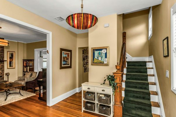 Interior, Pendant Lights, Wood Texture Flooring