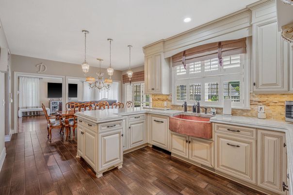 Dining room, Interior, Kitchen, Pendant Lights, Recessed Lighting, Wood Texture Flooring